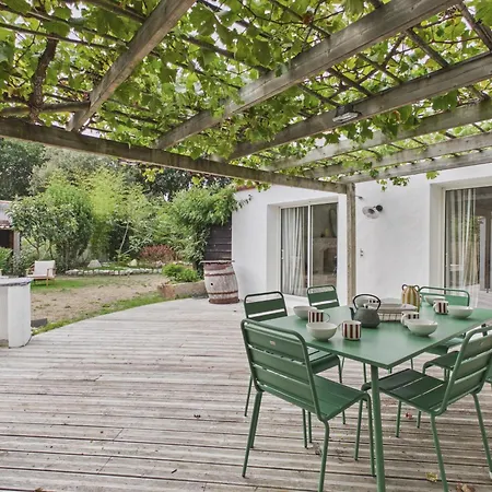 à 100 M, Maison 8 Pers Avec Jardin&bbq