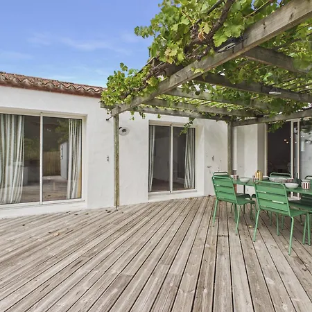 à 100 M, Maison 8 Pers Avec Jardin&bbq Hébergement de vacances *